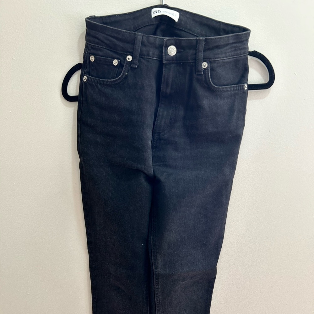 Esprit straight jeans from Zara // size 4// good quality